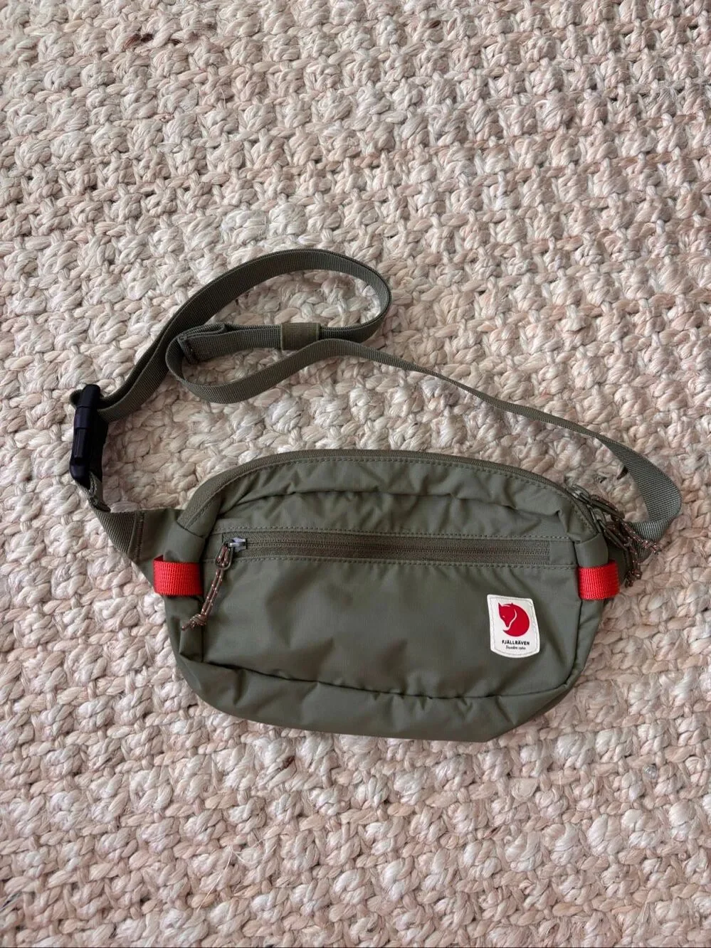 NWOT FJALLRAVEN HIGH COAST HIP PACK EVERYDAY OUTDOOR, Olive green